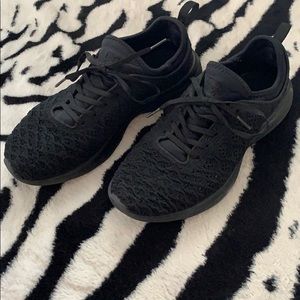 APL techloom pro sneakers